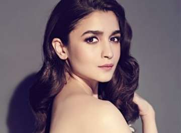 Alia Bhatt’s witty response to Twitter user asking if she can be called 'Alia Kapoor' will impress y