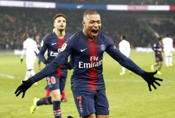 Cavani, Mbappe score 3 each as PSG rout Guingamp 9-0