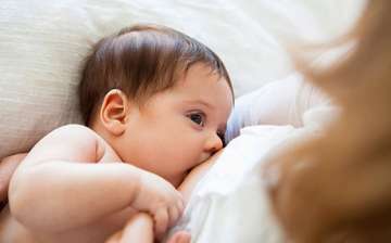 How breastfeeding is linked to being a righty or lefty