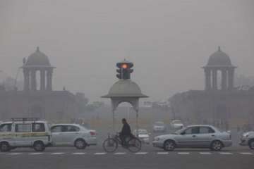 Delhi's air quality worsens again, turns 'severe'; fog delays 13 trains