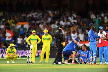 MS Dhoni loses his calm, lashes out at Khaleel Ahmed during Adelaide ODI 