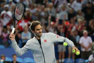 Roger Federer wins to put Switzerland in Hopman Cup final