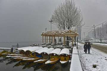 Srinagar recorded a minimum temperature of minus 2.0 degrees Celsius on Friday night, lower than minus 1.3 degrees Celsius on the previous night, the MeT official said.
?