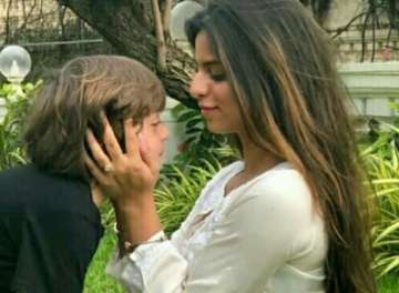 Suhana Khan’s phone wallpaper consists of the most special person in her life