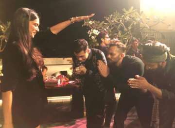 Ranveer Singh reveals reason behind ‘Lakshmi’ Deepika Padukone blessing Simmba team