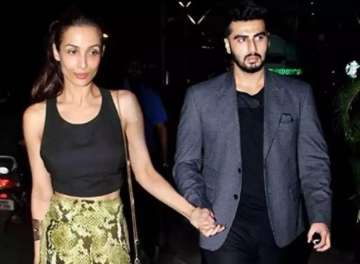 Arjun Kapoor blasts out on paparazzi for stationing outside his and Malaika Arora’s house