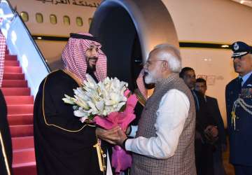 Saudi Crown Prince gets warm welcome by PM Modi on arrival in New Delhi 