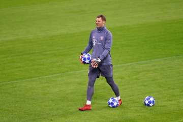 Bundesliga: Bayern Munich goalkeeper Manuel Neuer injures hand, out of Leverkusen clash