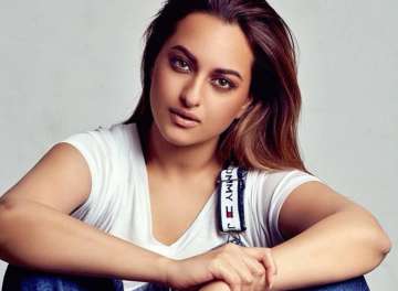 Case of fraud filed against Sonakshi Sinha and four others, actress may take legal action