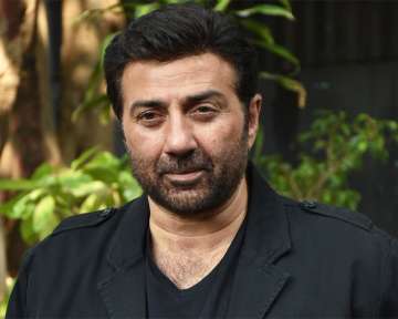 Aankhen 2: Sunny Deol approached to play grey role in Amitabh Bachchan starrer