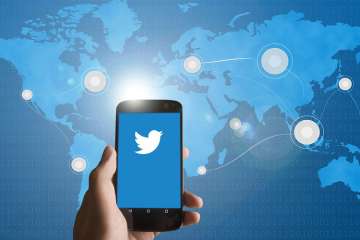 Twitter reports $909 million revenue in Q4