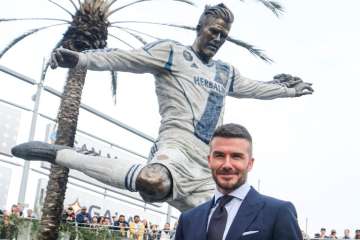 MLS: LA Galaxy unveil statue of David Beckham before 2-1 win over Chicago Fire