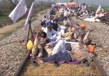  
Farmers in Amritsar continue to protest demanding implementation of the recommendations of Swaminathan Commission report among other demands
 