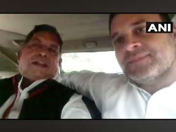 Rahul Gandhi with the injured journalist