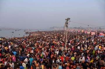 Prayagraj: Devotees gather to take a holy dip on the occasion of 'Maha Shivaratri' festival during the ongoing Kumbh Mela, in Prayagraj (Allahabad), Monday, March 4, 2019.?