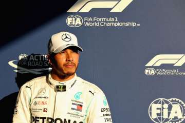 Record lap gives Lewis Hamilton 6th straight pole at Australian GP