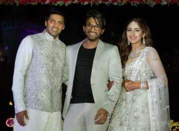 Dilip Kumar-Saira Banu’s grandniece Sayyeshaa Saigal gets hitched to Tamil actor Arya