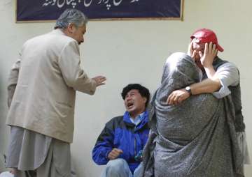 21 killed, 50 injured in suicide attack in Pakistan