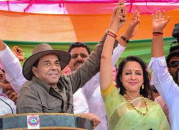 Dharmendra hits Lok Sabha election campaign trail in Mathura for 'Basanti' Hema Malini