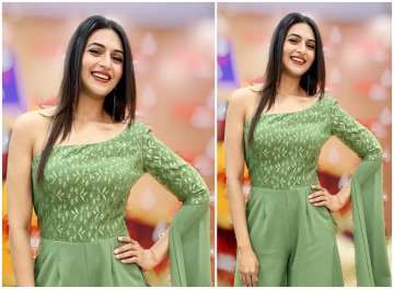 Divyanka Tripathi Dahiya’s latest photo in her off-the-shoulder olive jumpsuit will make you buy one