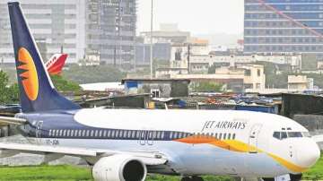 Jet Airways surrounded with unprecedented crisis: 1,100 pilots decide not to fly from Monday