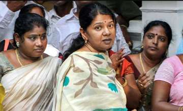 IT raids at DMK MP Kanimozhi's residence | Lok Sabha Polls LIVE