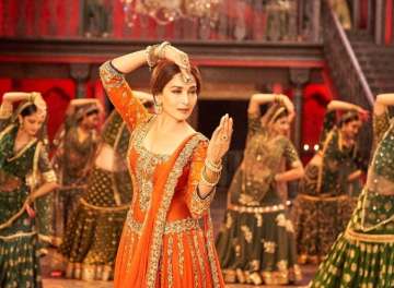 Kalank new song Tabaah Ho Gaye is out now
