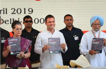 Congress President Rahul Gandhi, senior party leaders Sonia Gandhi and Manmohan Singh release party's manifesto for Lok Sabha polls 2019