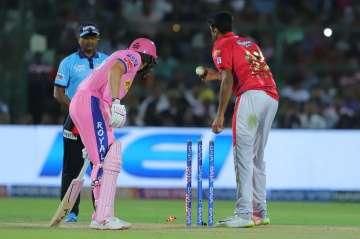 R Ashwin mankads Jos Buttler during an IPL game