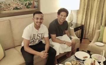 Prithvi Shaw delighted after dinner with Sachin Tendulkar