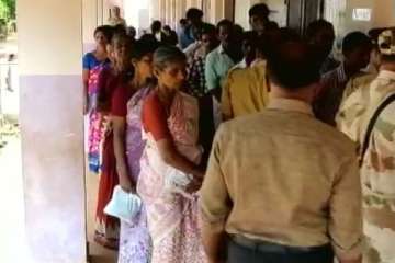 People casting vote in Wayanad