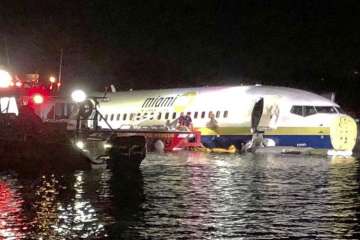 US Florida Plane Crash River, Pilots changed runway before jet hit Florida river