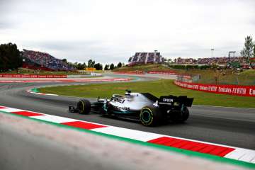 Bottas spins off, Hamilton tops 3rd practice for Spanish GP