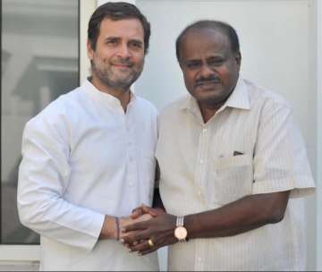 H.D. Kumaraswamy?met Rahul Gandhi at his residence for over 20 minutes to convice him not to resign from his of Congress President.