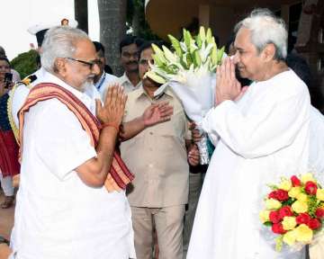 Odisha governor invites Naveen Patnaik after he stakes claim