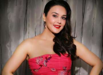 Preity Zinta thanks team 'Kya Kehna' on completing 21 years in Bollywood 