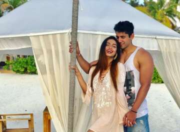 Varun Sood’s father has the perfect reactions to his girlfriend Divya Agarwal’s Maldives pictures