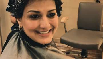 Sonali Bendre shares her makeover video post going bald due to cancer- Watch video