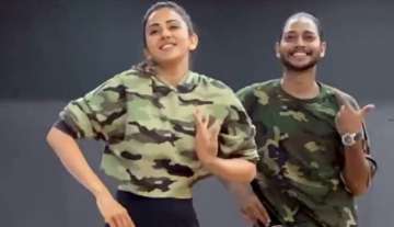 Melvin Louis shakes leg with Rakul Preet Singh on Hauli Hauli track from De De Pyaar De