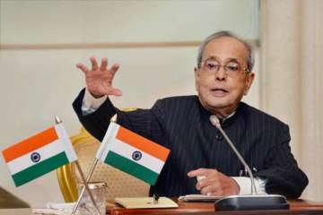 Pranab Mukherjee hails EC