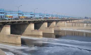 Man jumps to death off DND flyover