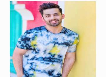 Neha Kakkar's ex-boyfriend Himansh Kohli is back with a music video