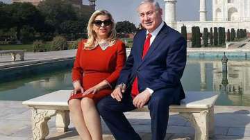 Israeli PM Benjamin Netanyahu and wife Sara infront of the Taj Mahal. 