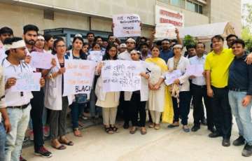 Bengal striking doctors want open door meeting with Bengal CM Mamata