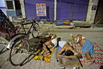 North India continues to reel under intense heat wave