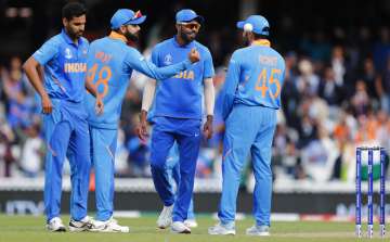 India vs Australia, Live Cricket Score, 2019 World Cup Match 14: Smith hits fifty in 353 chase