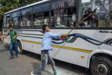 ?Bus Passengers beaten up