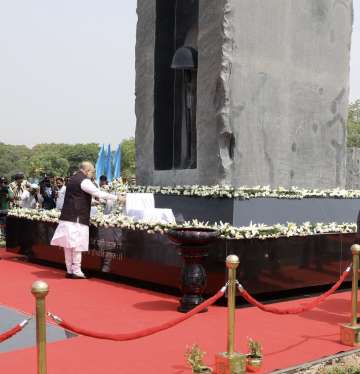 Home Minister Amit Shah paying respect to the martyrs at the  National Police Memorial