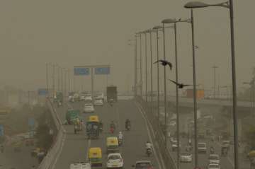 Dust storm hits Delhi-NCR, 'intense rains' predicted 