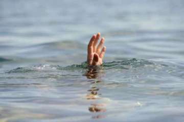 ?Worker drowns in Delhi, two others missing